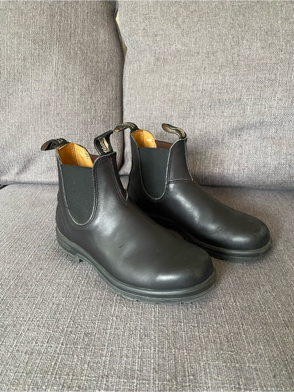 Black Blundstones
